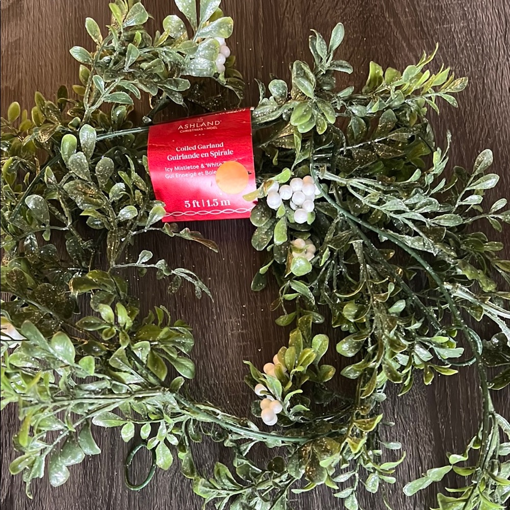 Ashland Green Holiday Garland